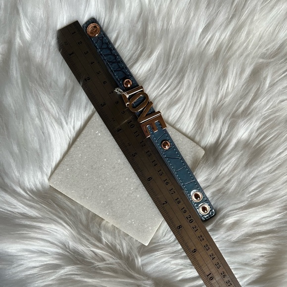 ✔️NWT BCBGeneration Blue Love Bracelet - Picture 6 of 7